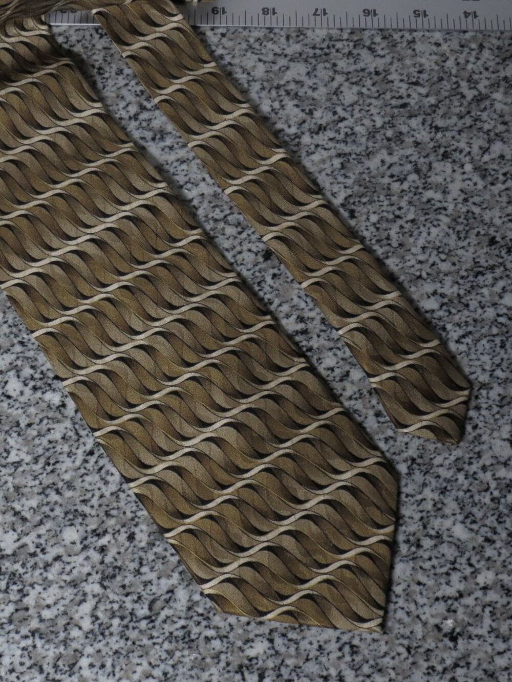 Facets  Necktie  100% Silk Hand Sewn